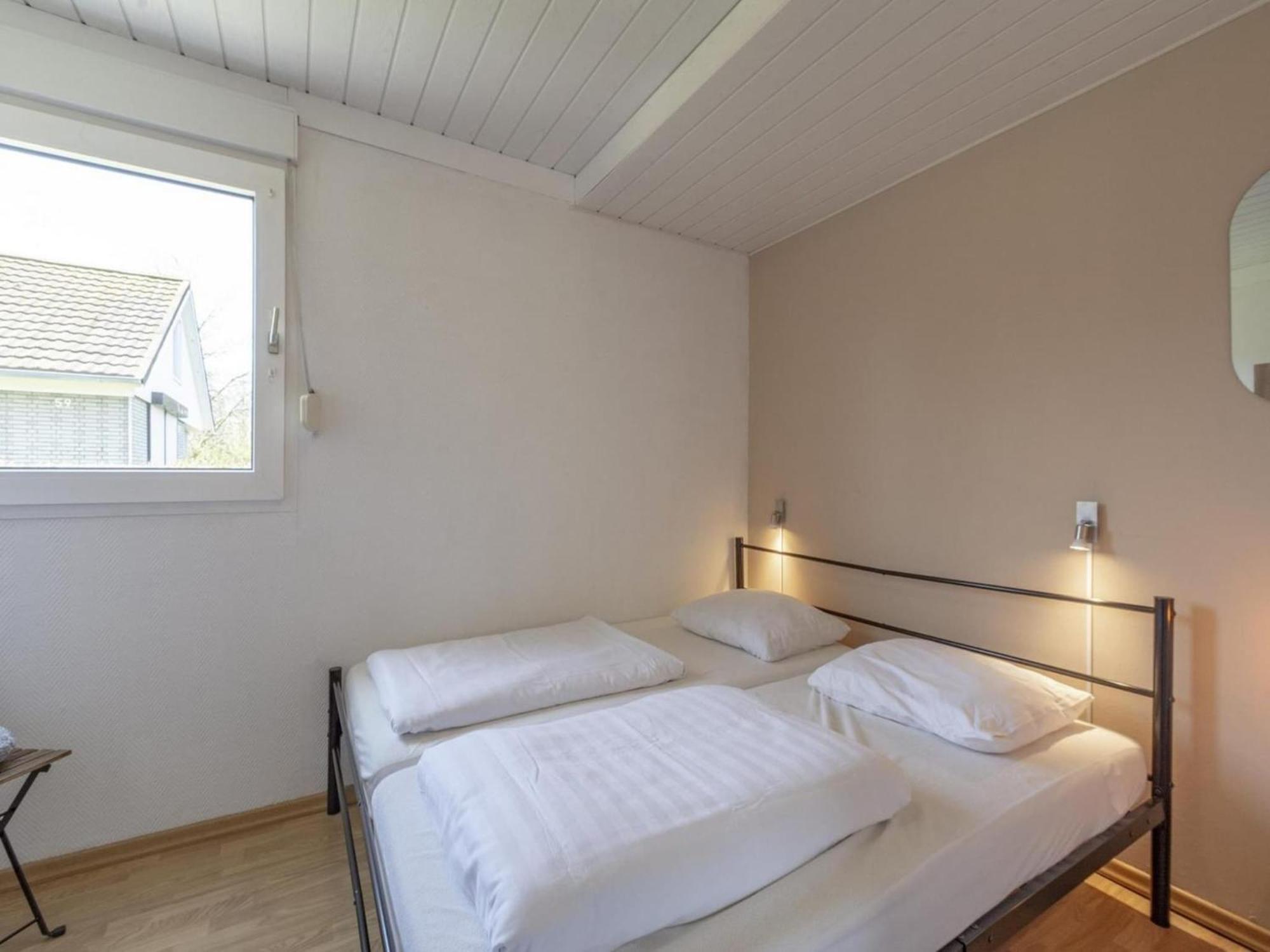 Marvelous Bungalow Near Sandy Beach ユリアーナドルプ エクステリア 写真
