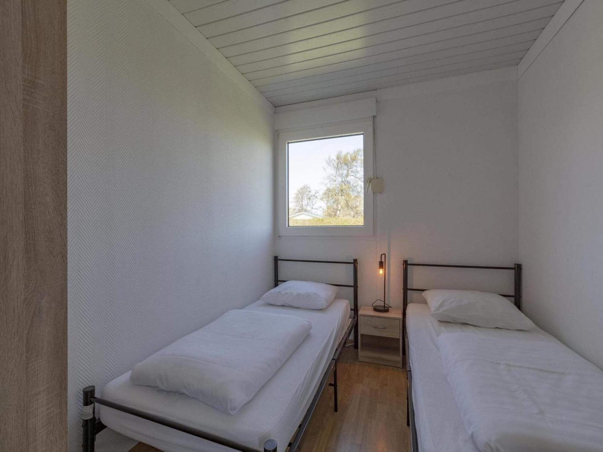 Marvelous Bungalow Near Sandy Beach ユリアーナドルプ エクステリア 写真