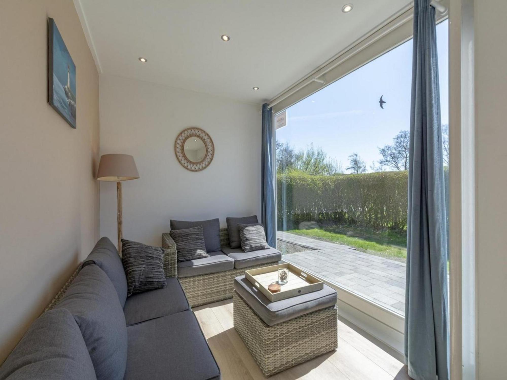 Marvelous Bungalow Near Sandy Beach ユリアーナドルプ エクステリア 写真