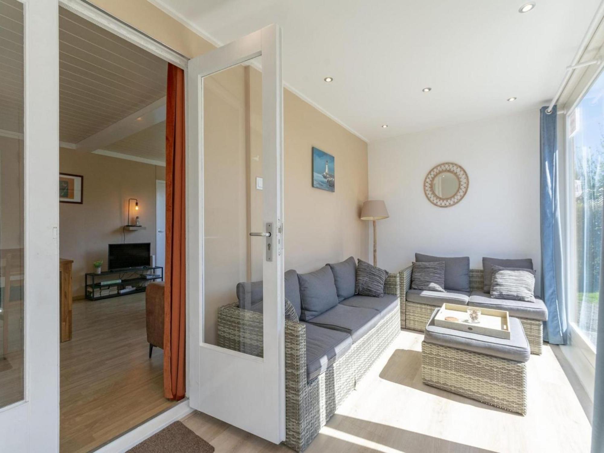 Marvelous Bungalow Near Sandy Beach ユリアーナドルプ エクステリア 写真