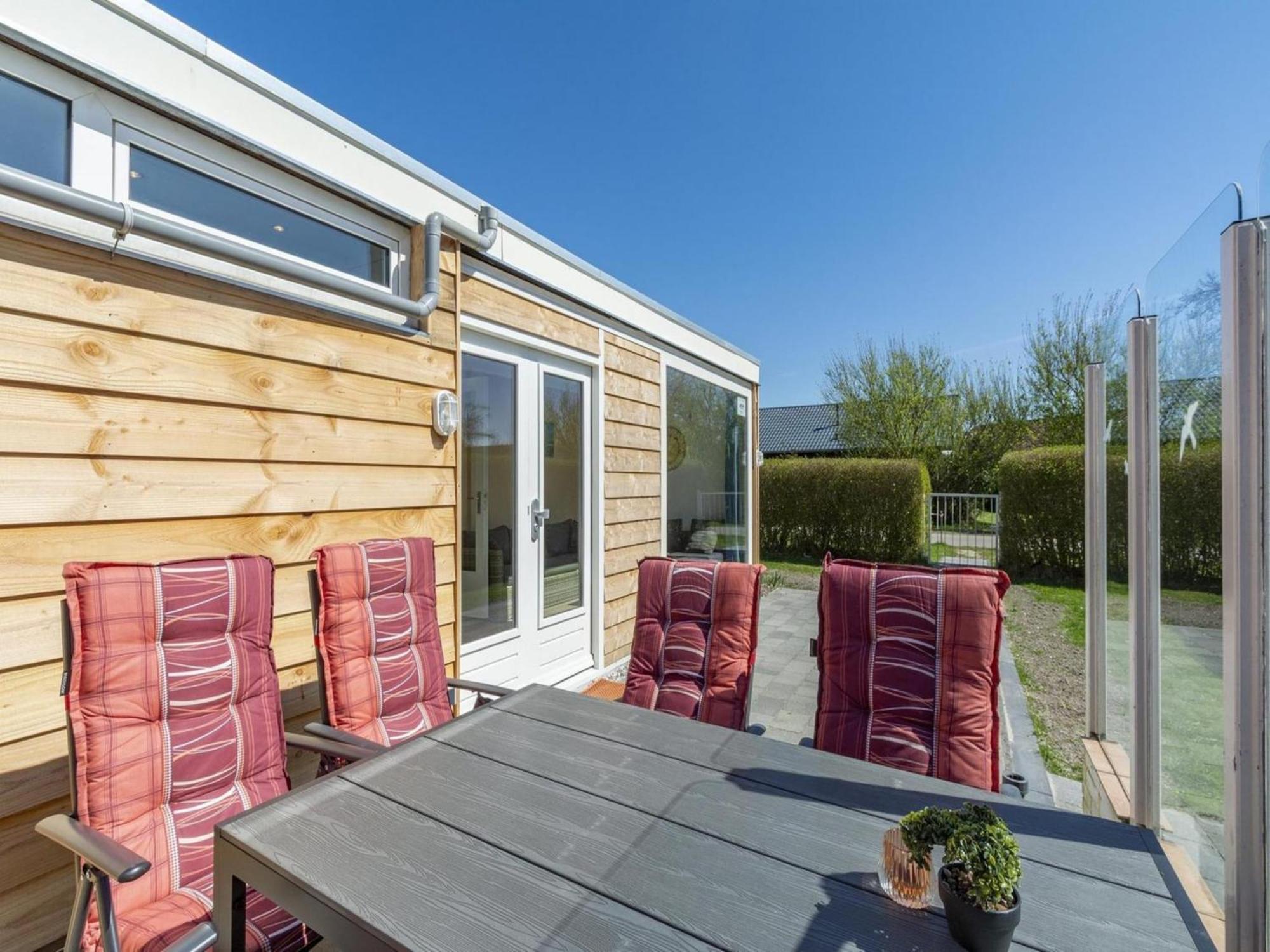 Marvelous Bungalow Near Sandy Beach ユリアーナドルプ エクステリア 写真